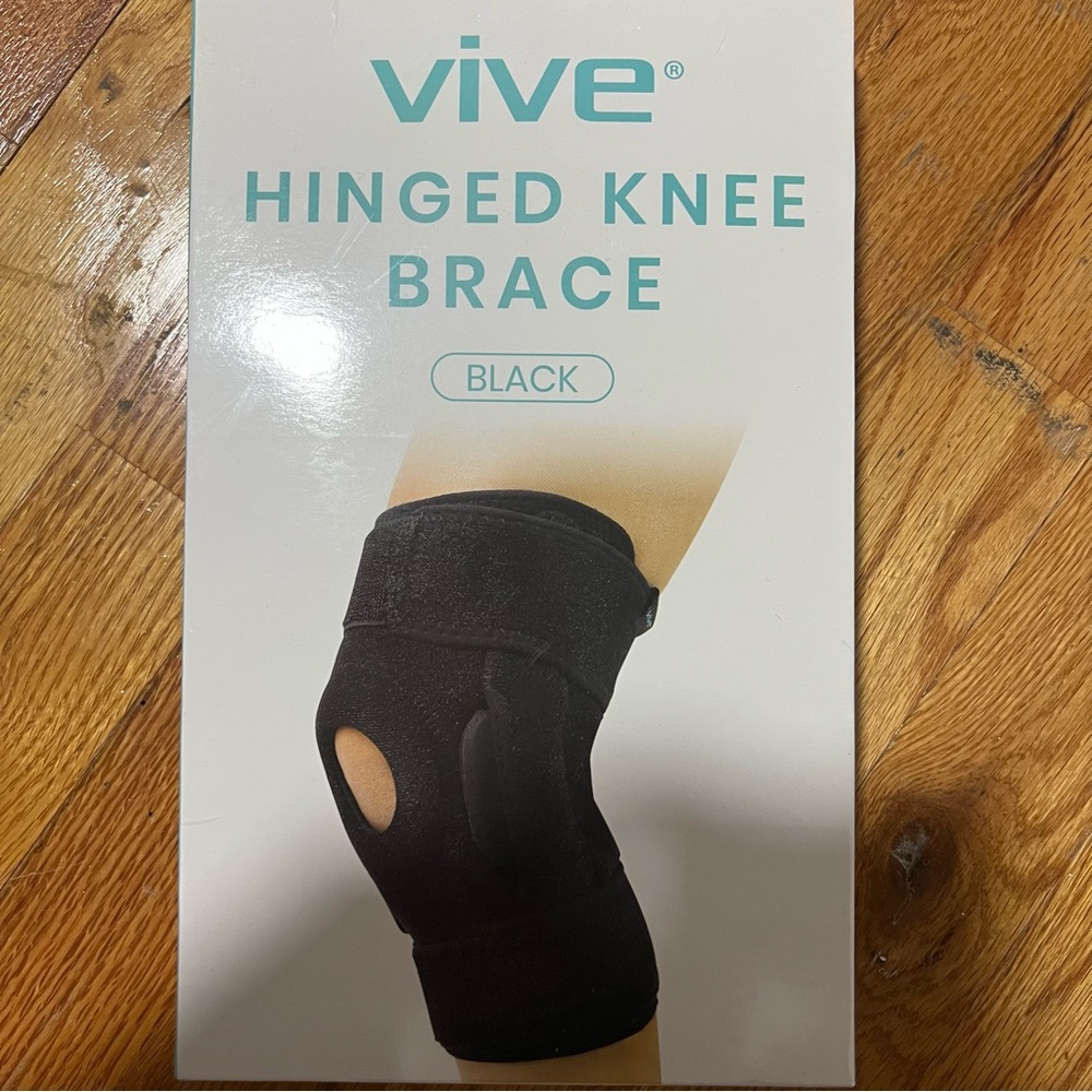 VIVE HINGED KNEE BRACE